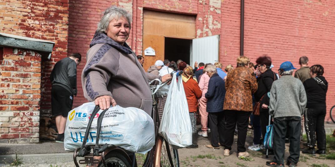 Роздача продуктових наборів